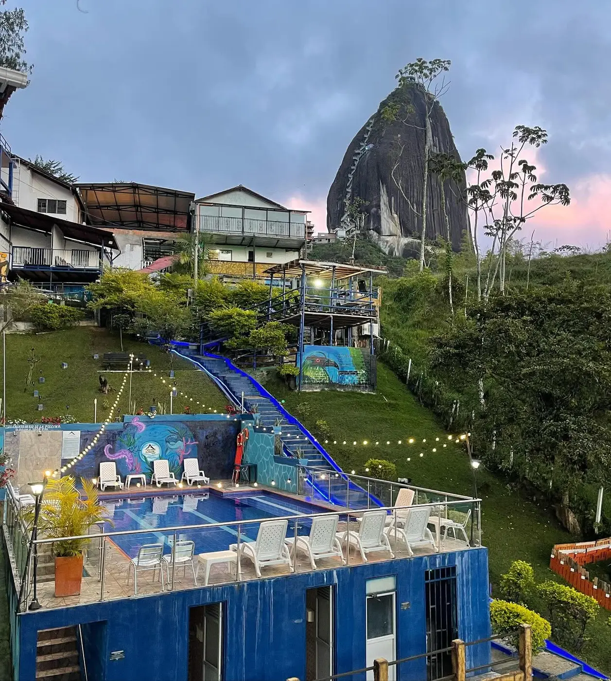 Hospedaje con piscina junto a la Piedra del Peñol